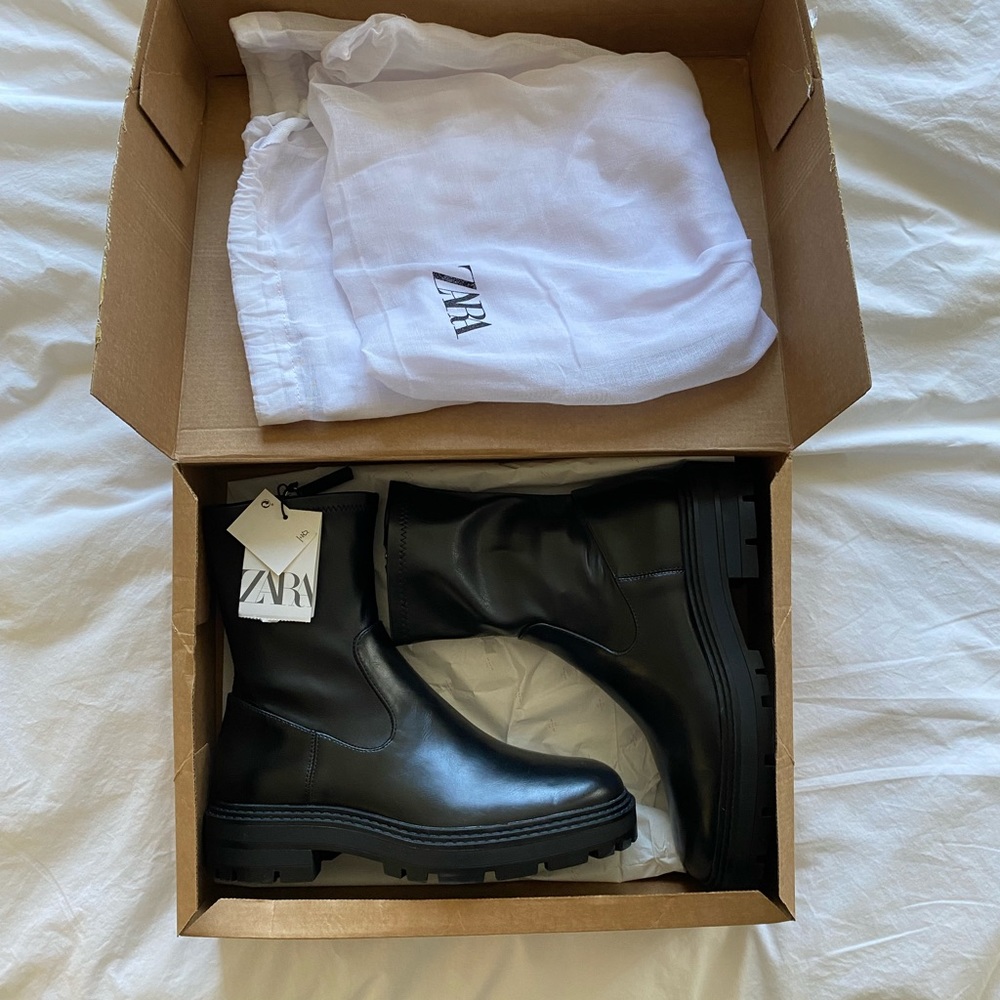 NWT Zara Lug Sole Low-Heeled Boot EU 38